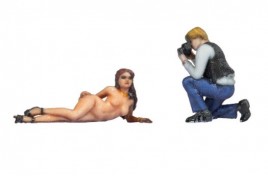 Nude Model and Photographer 3D Master Figure HO Scale