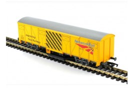 Network Rail Track Cleaning Wagon OO Gauge