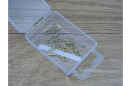 4 x Brass plated eyes with hooks