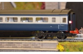 Coach Lighting Strip - Cool White with Flickering Tail Lamp N Scale