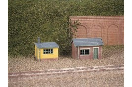 Lineside Huts x 2 ( 1 x wood & 1 x brick) Plastic Kit N Scale