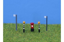 Belisha Beacons, Bus Stop & Post Box - Painted N Scale
