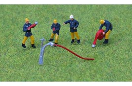 1970s/80s Fire Crew x 4 with Hoses OO Scale