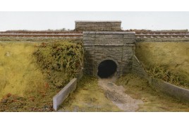 Cattle Creep (or Culvert) Stone Type Arches & Abutments Plastic Kit OO Scale