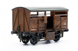 BR Cattle Wagon Plastic Kit OO Scale